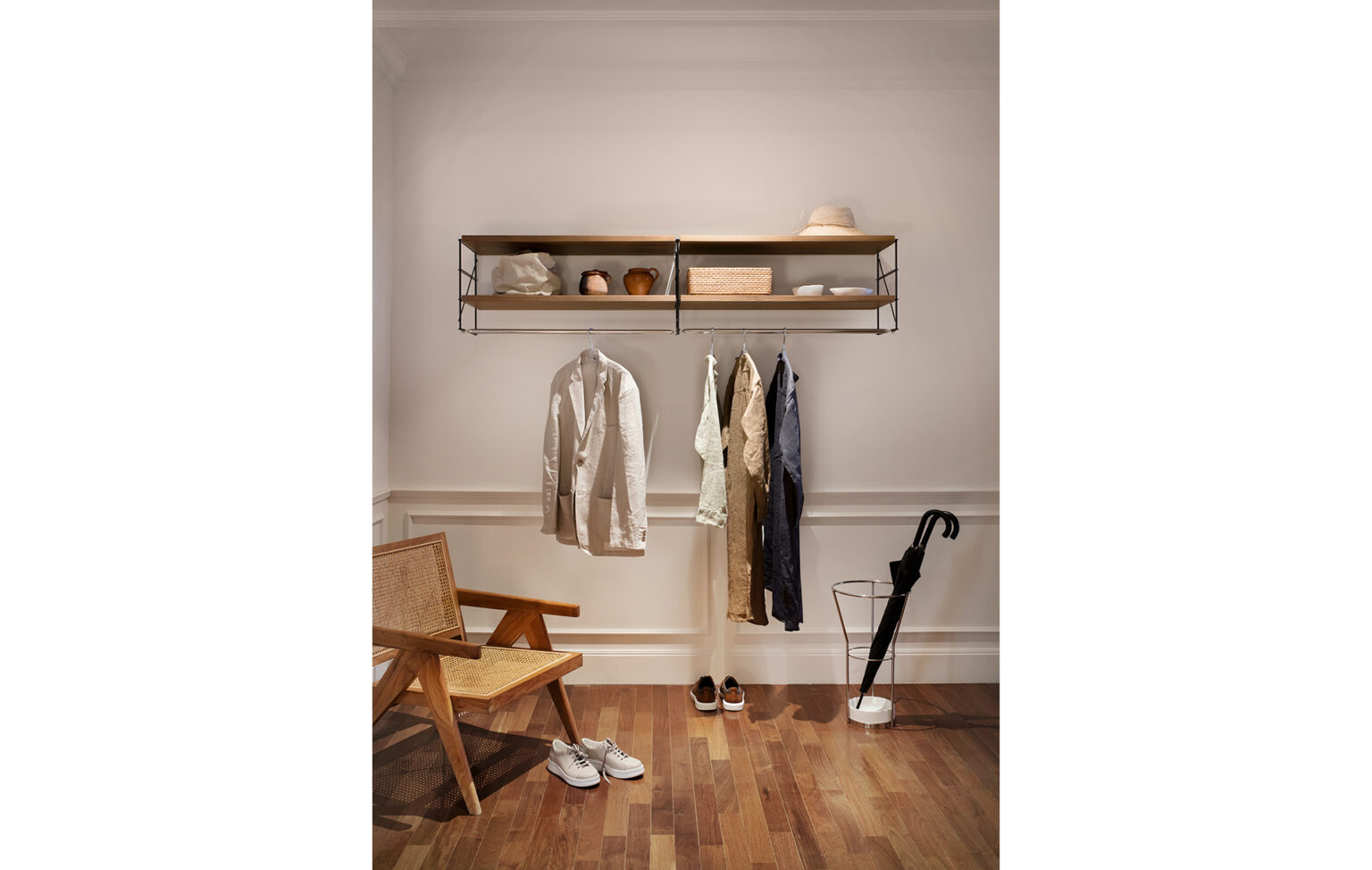 01-TRIA_shelving_system_hall_01_wb-1-1536x974.jpg
